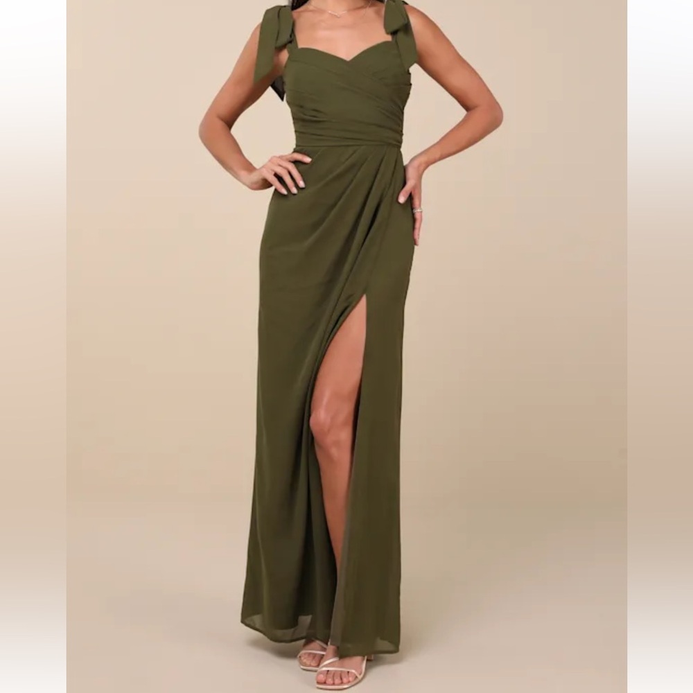 Lulusโ Gorgeous Whimsy Olive Pleated Off-the-Shoulder Maxi Dress size M NWT